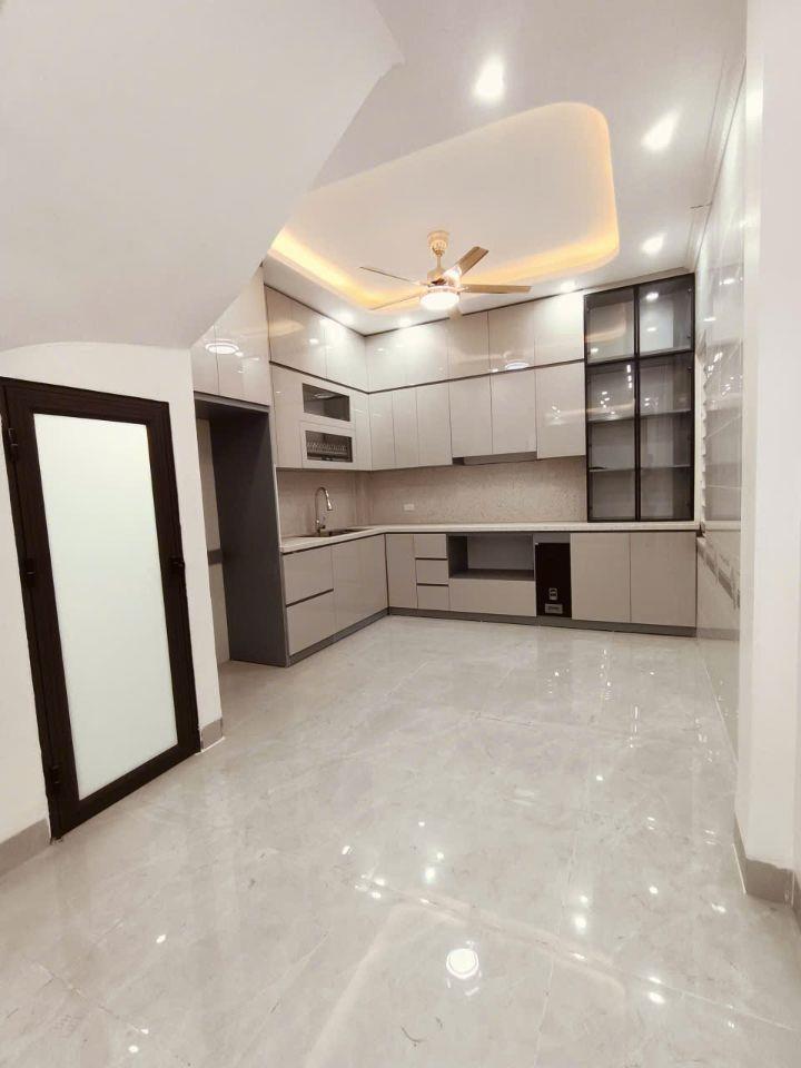 BÁN GẤP NÊN GIẢM 500TR CĂN GÓC 4 NGỦ 37M2 TẠI TỔ 9 MẬU LƯƠNG, KIẾN HƯNG