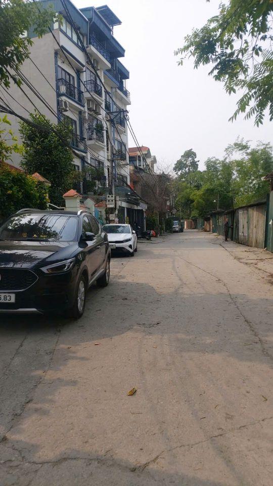 Nhà Hà Trì dân xây chắc chắn 5 tầng, 37m2, ô tô đỗ cực gần, hàng xóm thân thiện.