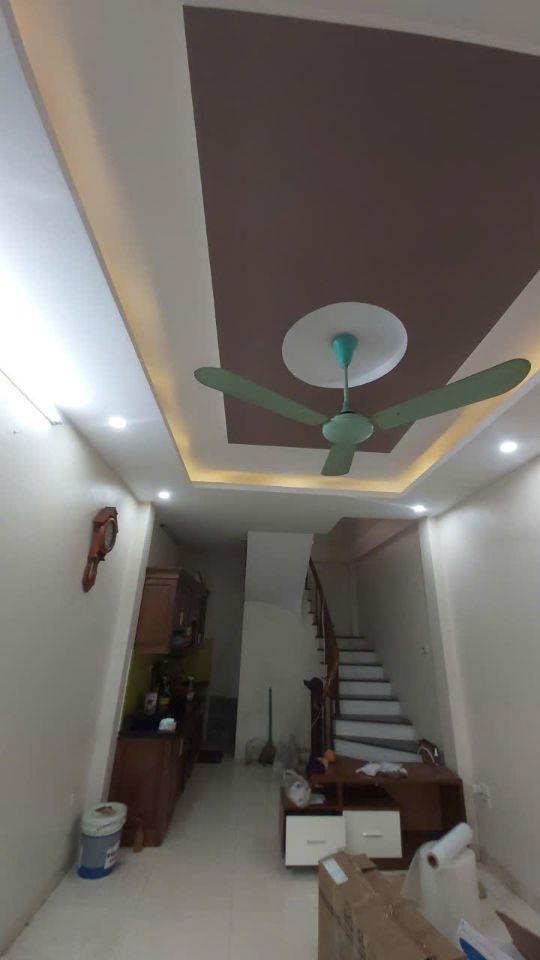Nhà Hà Trì dân xây chắc chắn 5 tầng, 37m2, ô tô đỗ cực gần, hàng xóm thân thiện.