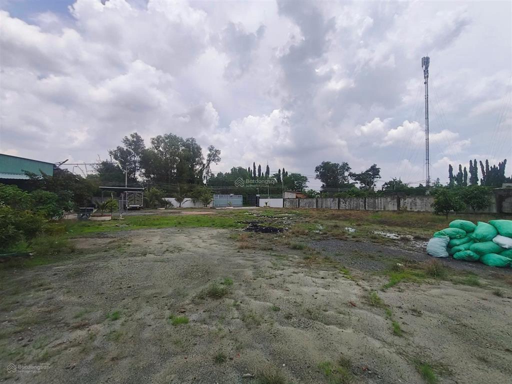 Bán lô đất đẹp mặt tiền đường rộng . xã tân hưng . mua sinh lời cao