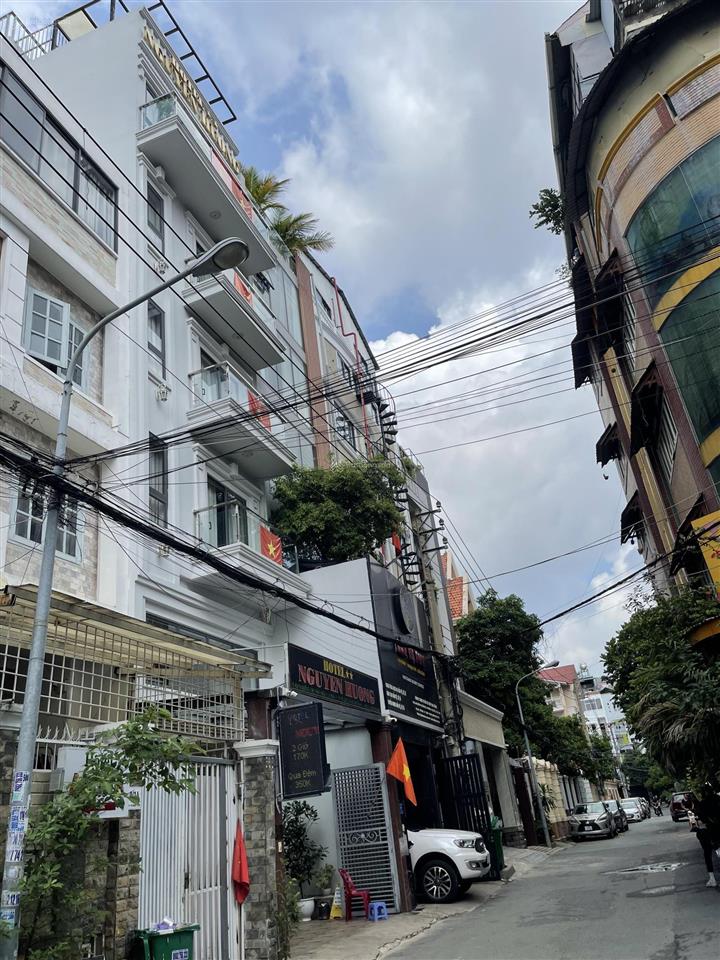 Bán ks tiêu chuẩn 2 sao khu vực kinh doanh ks rất đông . luôn kín phòng