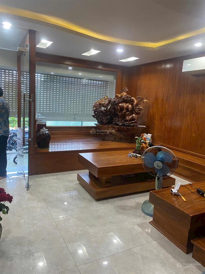 Bán tòa nhà mặt tiền đường trương văn bang vị trí đẹp. kinh doanh buôn bán. cho thuê