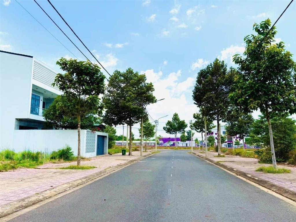 Hàng ngộp hạ giá còn 2 tỷ 5 lô 232m2 ngay khu d2d sát sb long thành