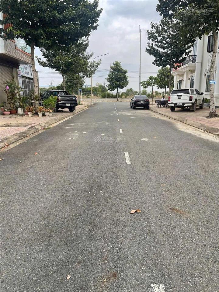 Hàng ngộp hạ giá còn 2 tỷ 5 lô 232m2 ngay khu d2d sát sb long thành