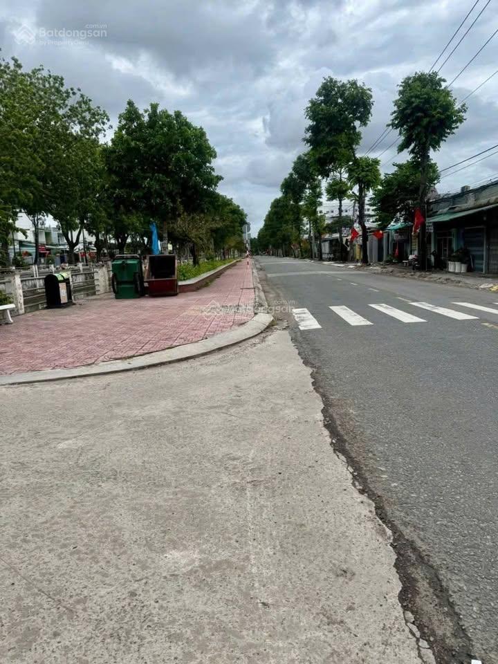 Chủ kẹt cần bán gấp lô 146m2 giá 2tỷ45 ngay cao đẳng công nghệ và du lịch trên nguyễn văn rành