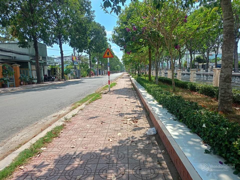 Chủ kẹt cần bán gấp lô 146m2 giá 2tỷ45 ngay cao đẳng công nghệ và du lịch trên nguyễn văn rành