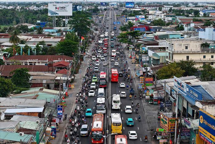82m2 full thổ vuông vức giá tốt 3 tỷ ngay mặt tiền hoàng phan thái đối diện chợ bình chánh