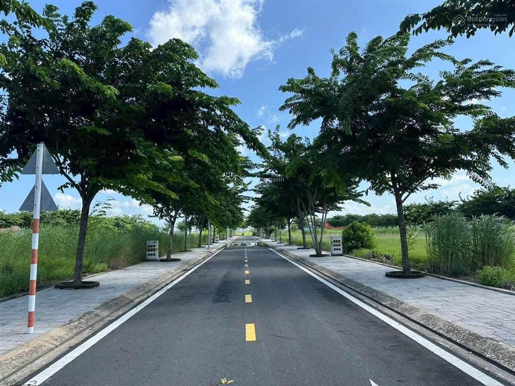 Giá chạm đáy ngay giữa lòng khu công nghiệp 80m2 giá còn 1 tỷ 650 cách bình chánh 1 bước chân
