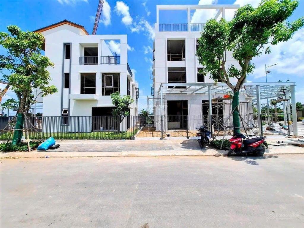 Suất nội bộ nền 130m2  giá 26tr/m2 ngay vành đai 3  không mua là tiếc!