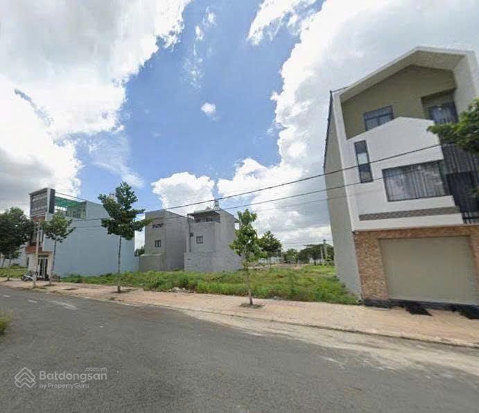 Bán nhanh nền 240m2  giá 3 tỷ 5 ngay đường nguyễn hữa cảnh tthc nhơn trạch