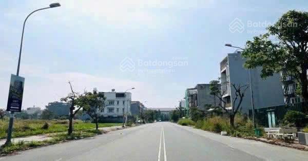 Đất đẹp 107m2 ngay chợ bình chánh đường đinh đức thiện chỉ 31 triệu/m2
