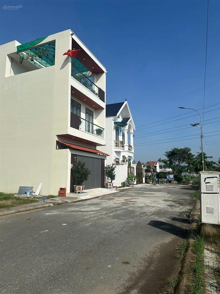 Bán đất tại hoàng phan thái, 3,2 tỷ, 107m2, giá siêu hời, view đẹp  đối diện chợ bình chánh