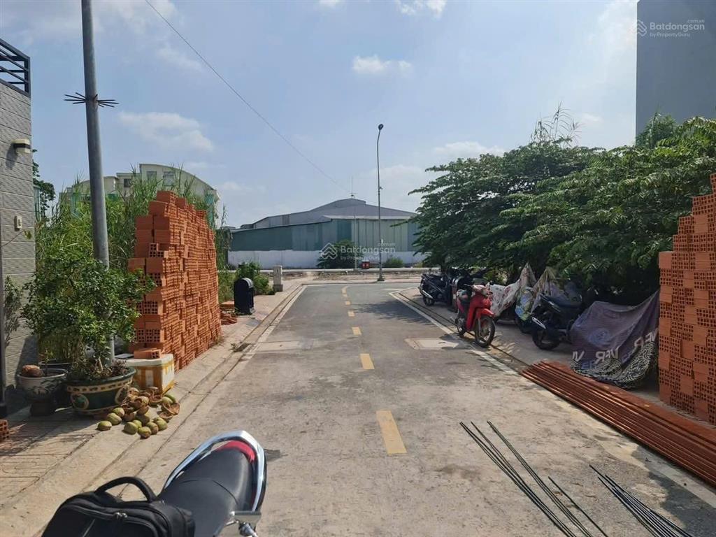 Đất đẹp xuân thới sơn  đối diện vinhomes hóc môn  106m² chỉ 3,39 tỷ, sổ riêng