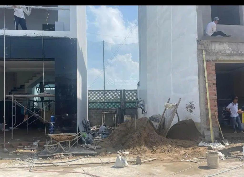 Hàng hiếm tầm 3 tỷ 95m2 lê đình cẩn gần kcn tân tạo  mua ở hay đầu tư đều hợp