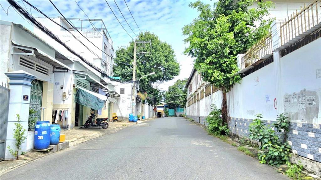 Kẹt tiền cắt lỗ  đất nền lê đình cẩn ngay kcn tân tạo  95m2 chỉ 3,3 tỷ