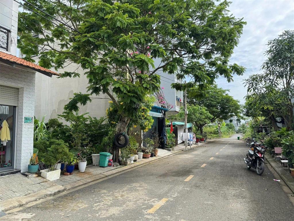 Hàng cắt lỗ chỉ 3,6 tỷ nền 100m² kế bên đh tài chính, trục võ văn hát