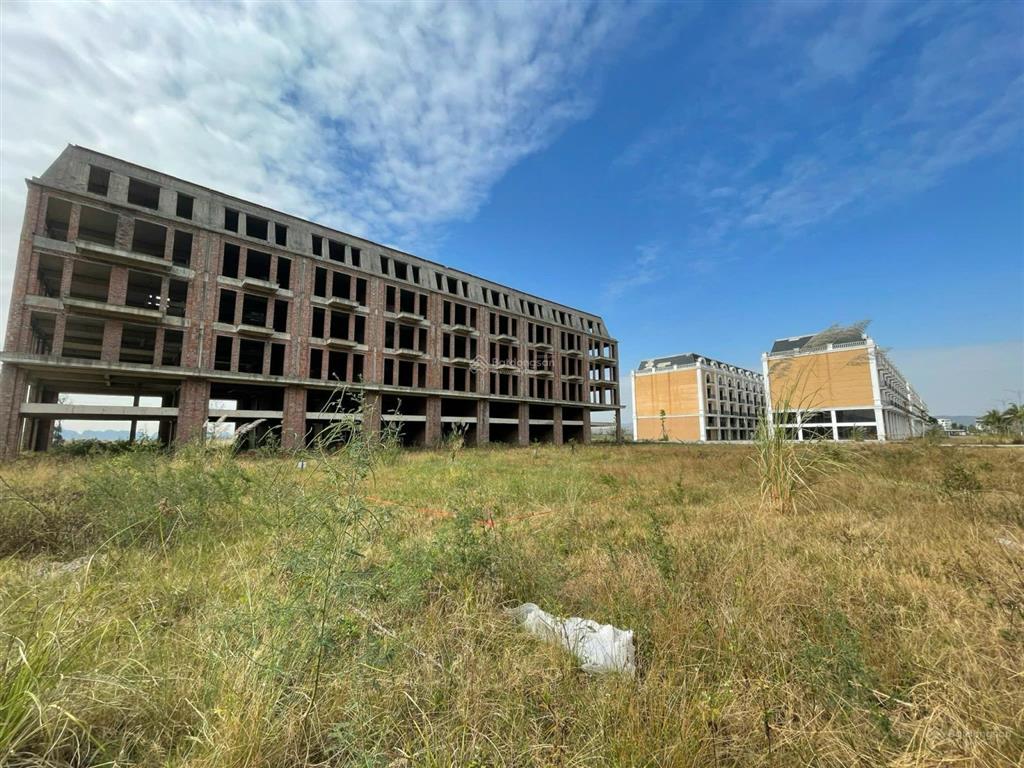 Chính chủ  (120m2) giá chỉ 4,5tỷ  trung tâm đảo tuần châu sát bến du thuyền, kề vin green bay