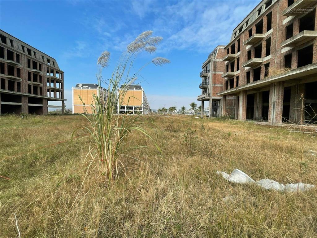 Chính chủ  (120m2) giá chỉ 4,5tỷ  trung tâm đảo tuần châu sát bến du thuyền, kề vin green bay
