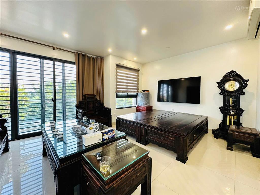 Bán cắt lỗ bt, lk văn quán, hà đông, mặt phố kinh doanh, lô góc, s=145m, 5 tầng