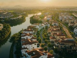 Biệt thự mặt hồ vinhomes thăng long