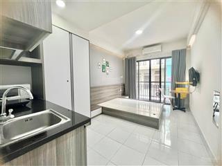 Cho thuê căn hộ dịch vụ ban công full nội thất mới trống lại ngay trung tâm quận 3