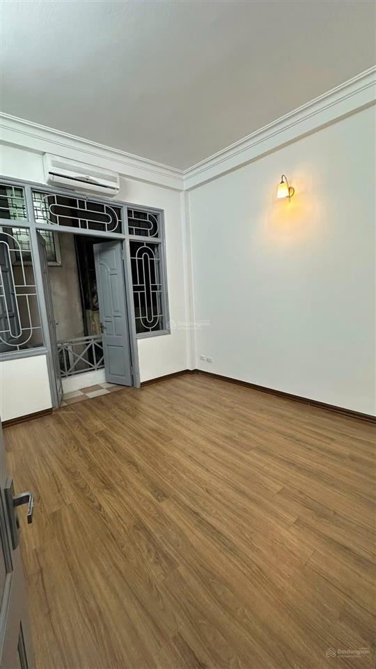 Hot! nhà phố thuỵ khuê, ngõ thông ba gác, dân xây 30m2*5t tặng full nt mới xịn, khách về ở ngay