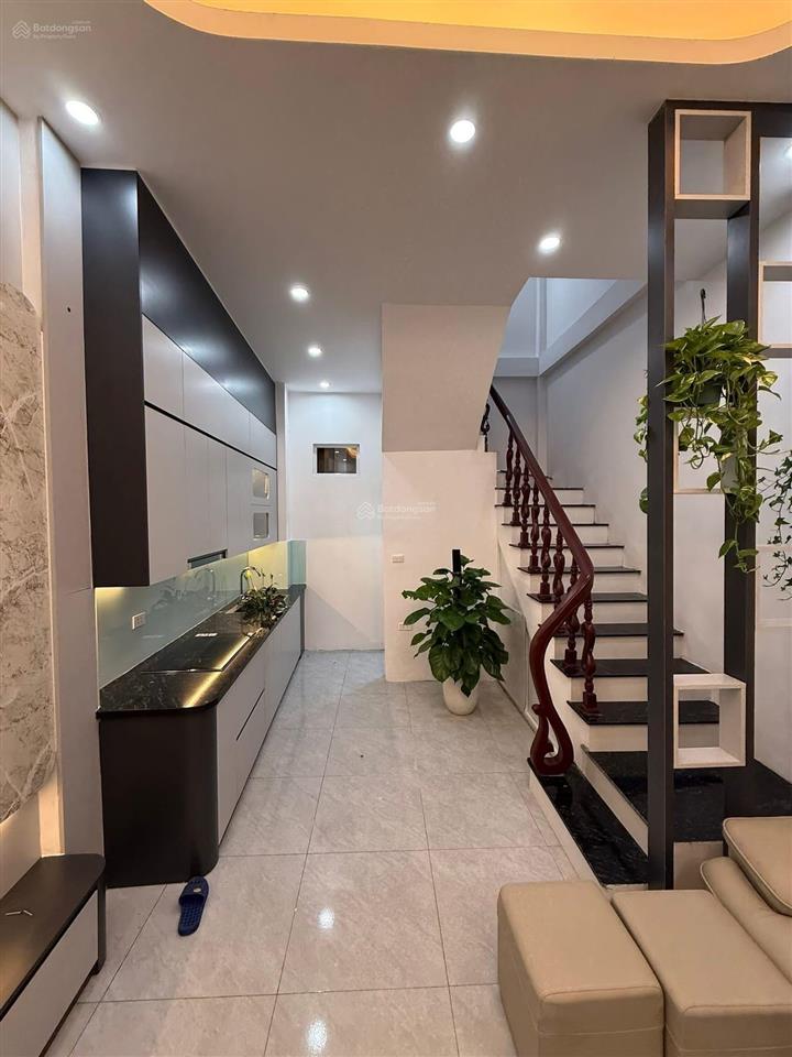 Hot! nhà phố thuỵ khuê, ngõ thông ba gác, dân xây 30m2*5t tặng full nt mới xịn, khách về ở ngay