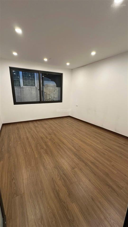 Hot! nhà phố thuỵ khuê, ngõ thông ba gác, dân xây 30m2*5t tặng full nt mới xịn, khách về ở ngay