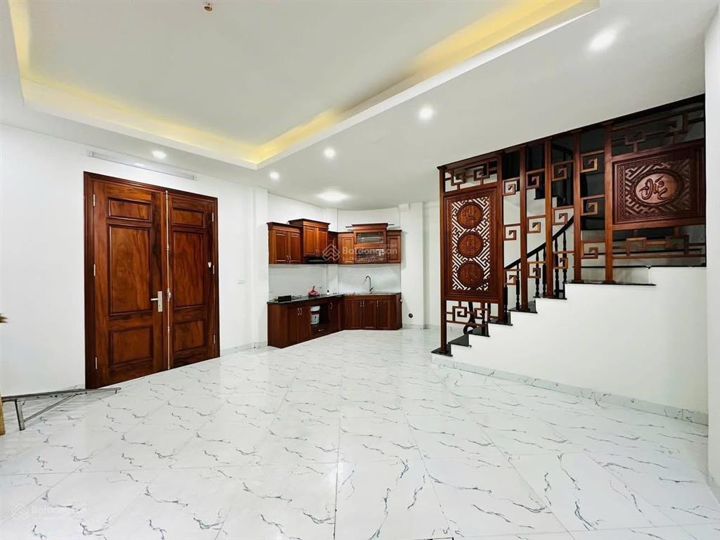 Bán nhà hoàng hoa thám, căn góc mới koong, ngõ thông tứ tung, bagac đỗ cửa, dân xây 45m*5t, ở ngay