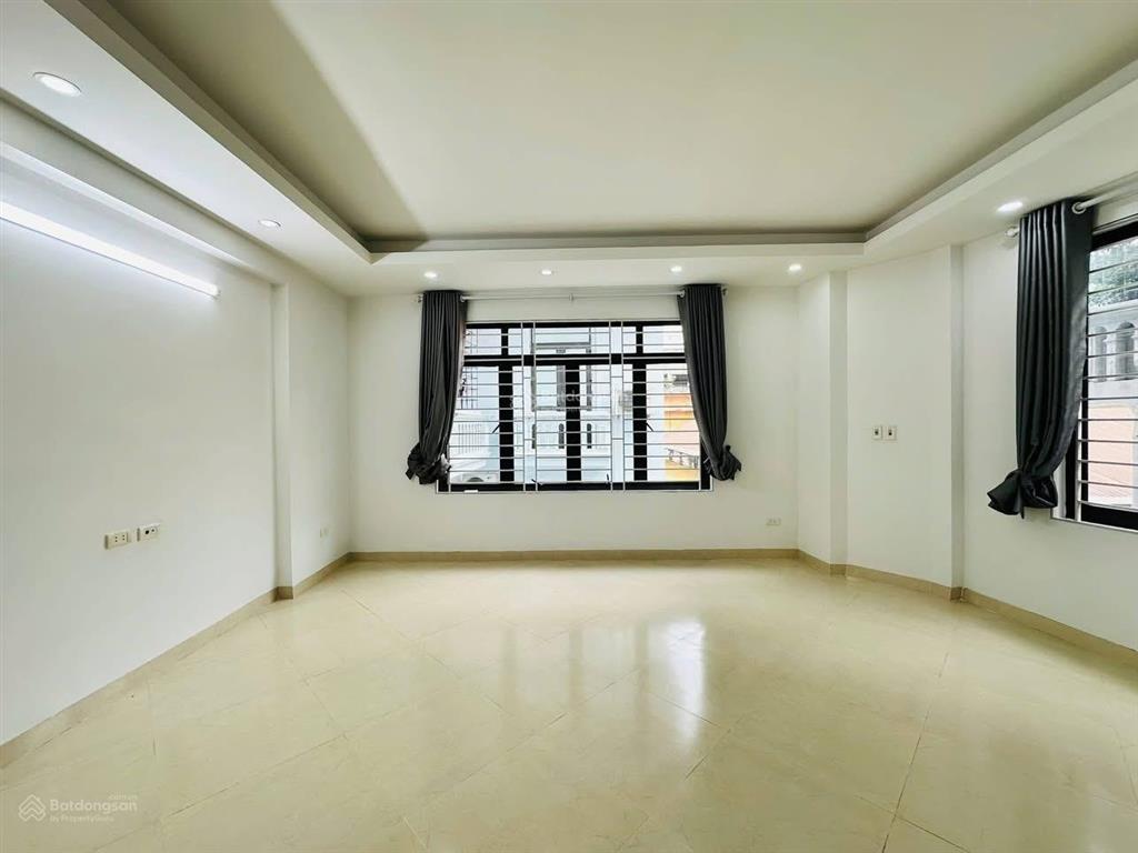 Bán nhà hoàng hoa thám, căn góc mới koong, ngõ thông tứ tung, bagac đỗ cửa, dân xây 45m*5t, ở ngay