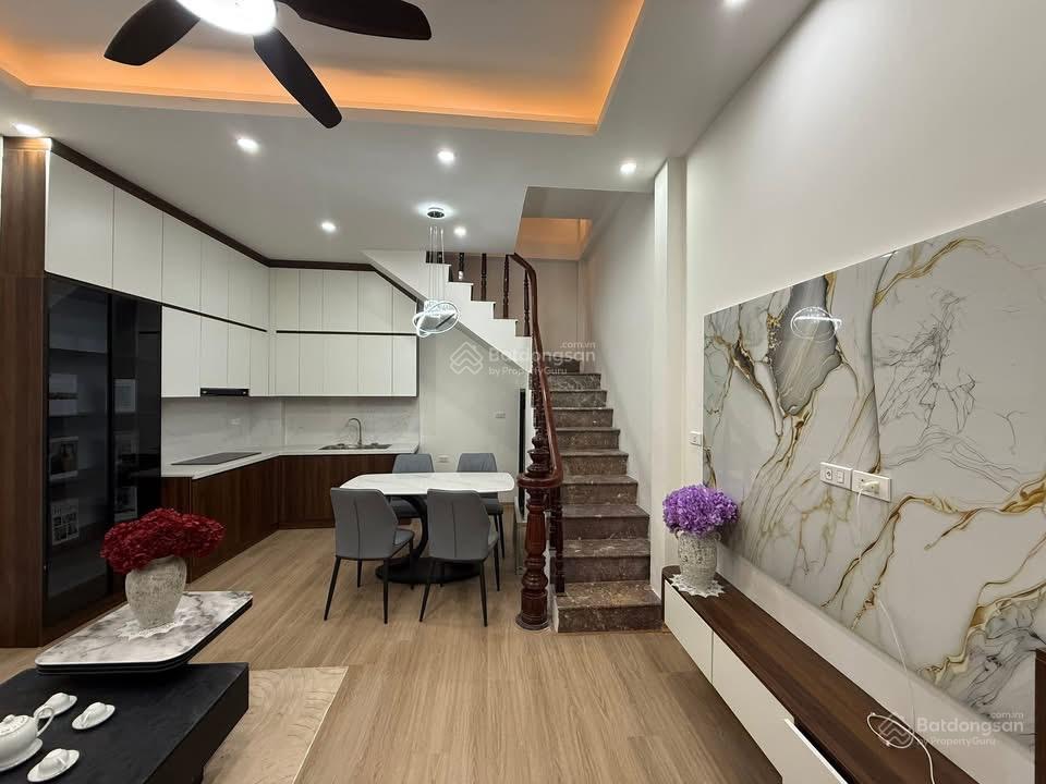 Hiếm! nhà phố ngọc khánh, ngõ ba gác tránh, dân xây 34m2*5t, nội thất xịn về ở đón tết ngay