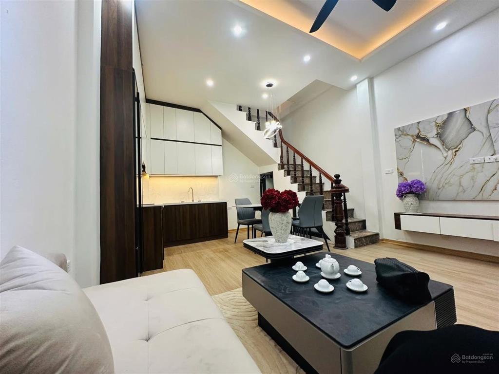 Hiếm! nhà phố ngọc khánh, ngõ ba gác tránh, dân xây 34m2*5t, nội thất xịn về ở đón tết ngay