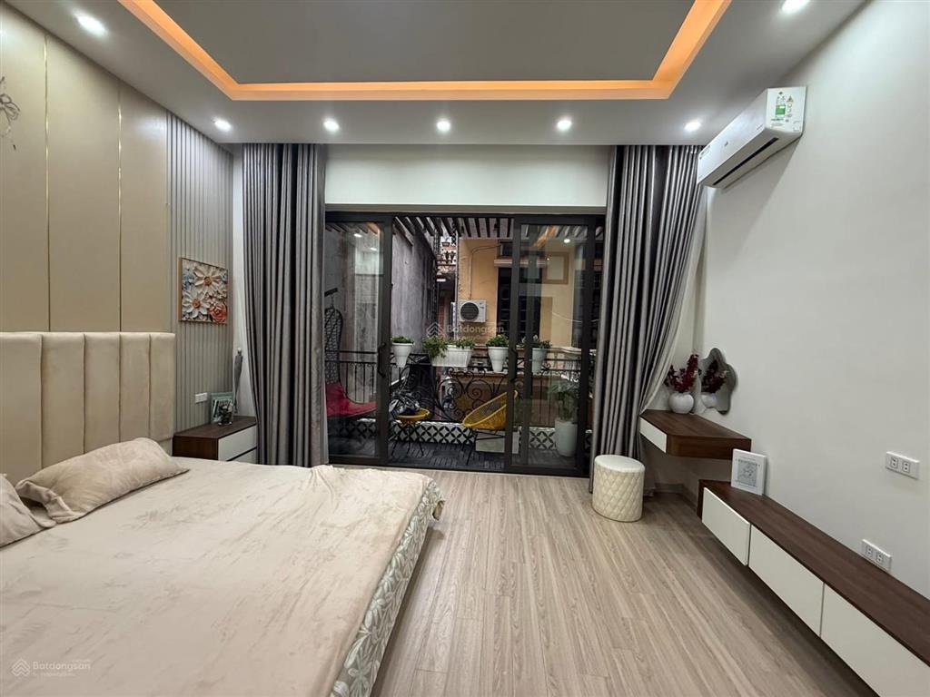 Hiếm! nhà phố ngọc khánh, ngõ ba gác tránh, dân xây 34m2*5t, nội thất xịn về ở đón tết ngay