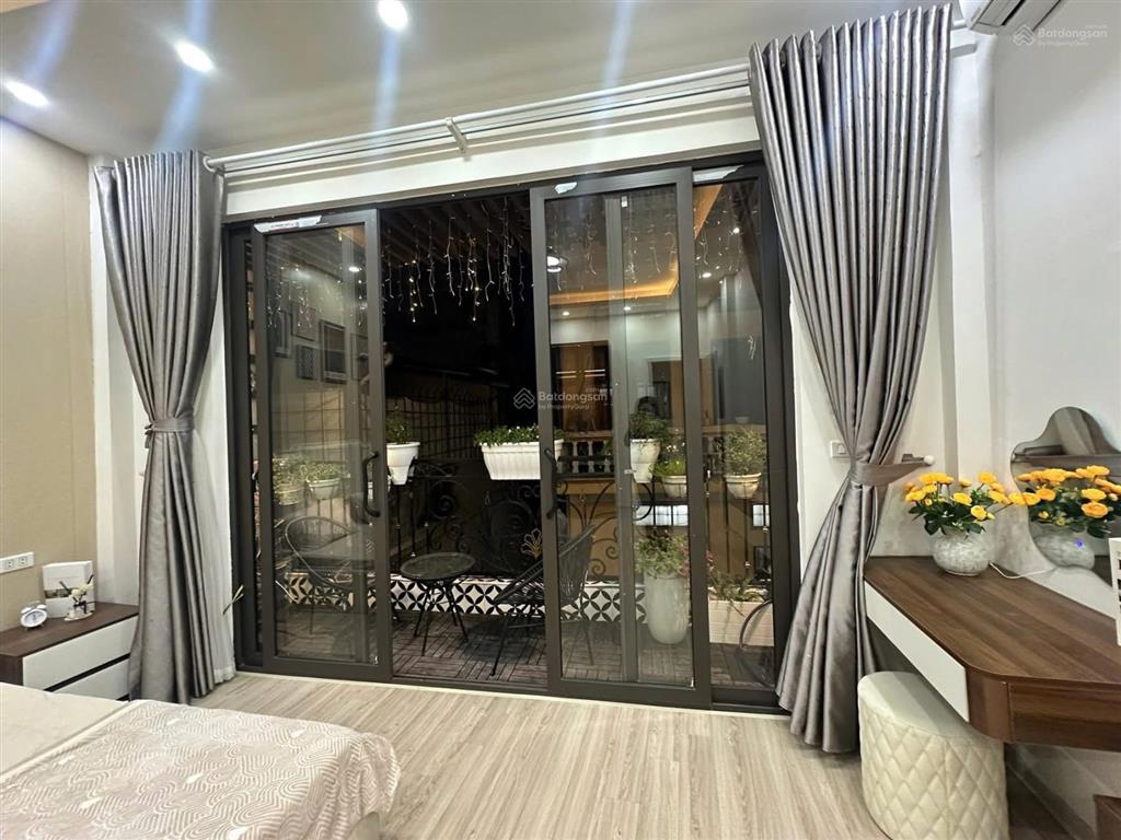 Hiếm! nhà phố ngọc khánh, ngõ ba gác tránh, dân xây 34m2*5t, nội thất xịn về ở đón tết ngay
