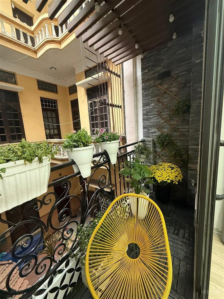 Hiếm! nhà phố ngọc khánh, ngõ ba gác tránh, dân xây 34m2*5t, nội thất xịn về ở đón tết ngay