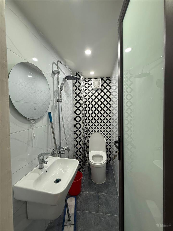 Hiếm! nhà phố ngọc khánh, ngõ ba gác tránh, dân xây 34m2*5t, nội thất xịn về ở đón tết ngay