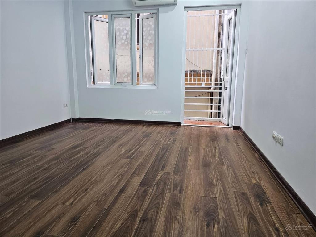 Bán nhà phố hoàng hoa thám, ngõ thông bagac tránh, kd, dân xây 34m*5t sổ vuông đẹp, full nt ở ngay