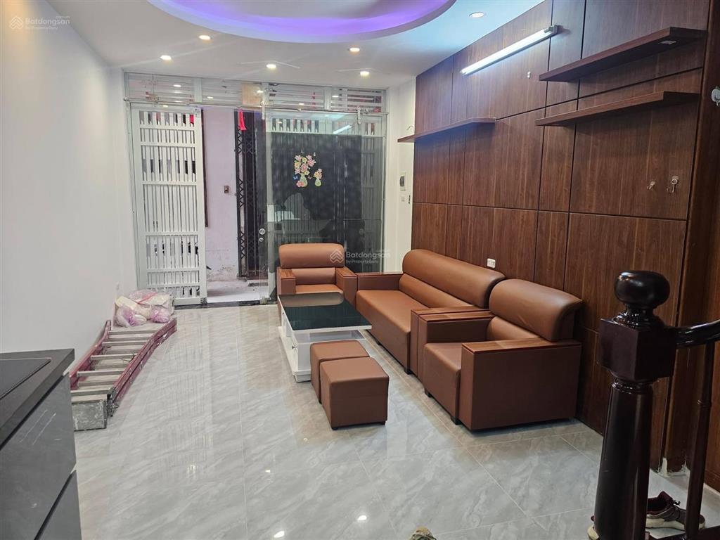 Bán nhà phố hoàng hoa thám, ngõ thông bagac tránh, kd, dân xây 34m*5t sổ vuông đẹp, full nt ở ngay