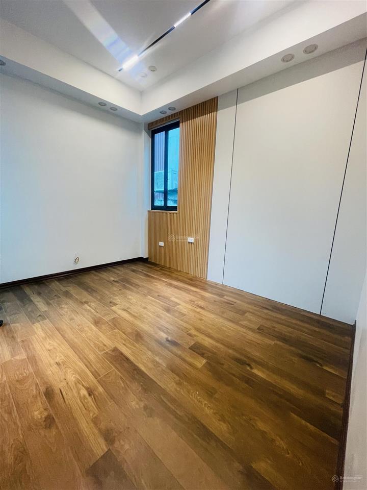 Siêu hiếm! phố hàng bún, thang máy, 30m ra oto, mới koong, 2 thoáng, dân xây 27/40m*6t, full nt xịn