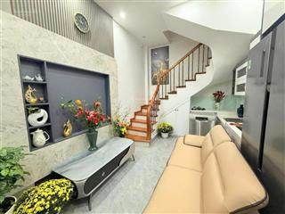 Bán nhà phố đội cấn, gần phố, ngõ rộng, nhà mới full nội thất xịn, dân xây 30m*5 tầng, về ở ngay