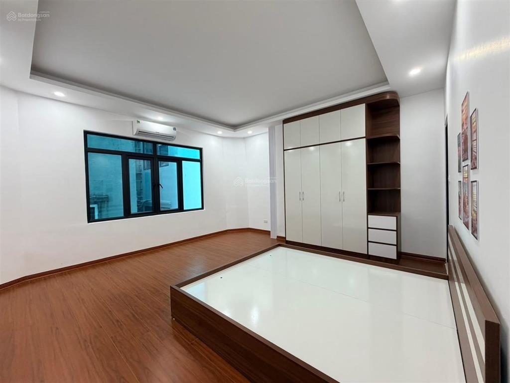 Hiếm!! lô góc 2 thoáng phan kế bính, ngõ thông, ô tô đỗ gần, 60m ra phố, sân xe, full nt, 43m2*5t