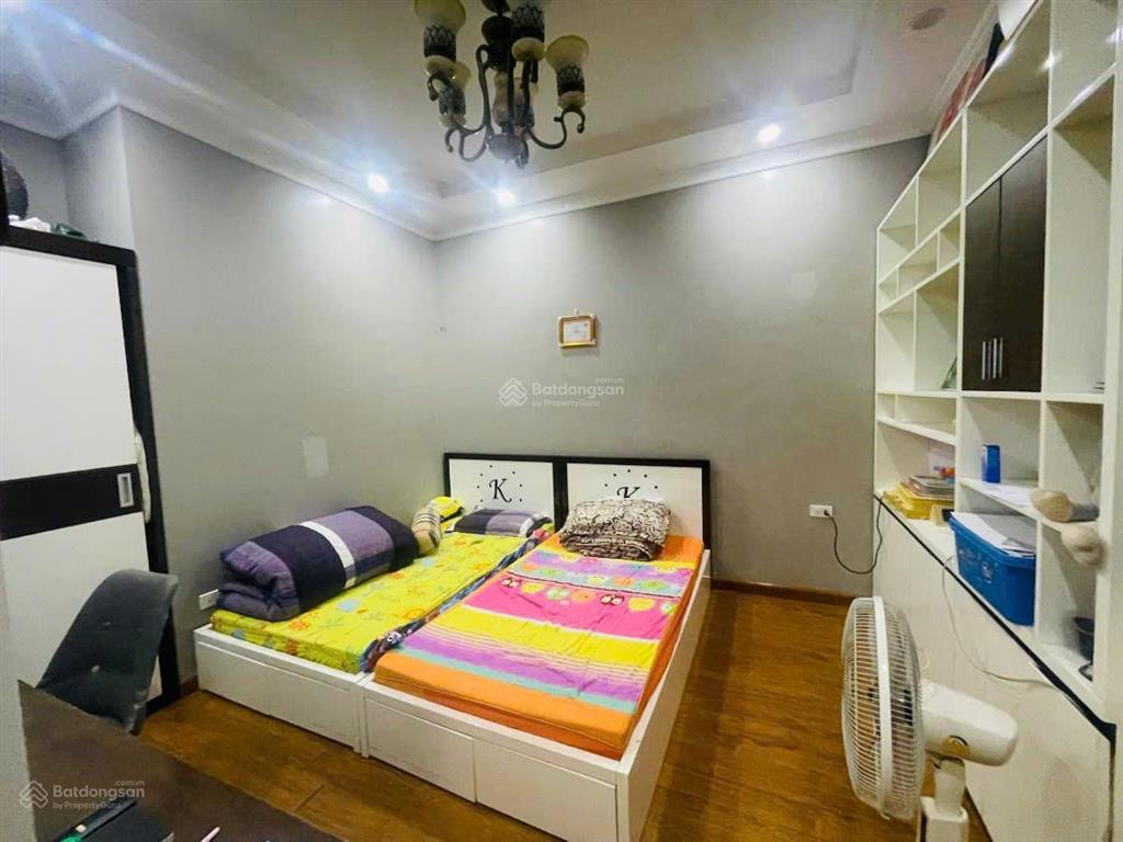 Cực hiếm!! nhà lý nam đế, phân lô quân đội, oto đỗ cửa, kd, 2 thoáng trước sau, 35m*5t tặng full nt