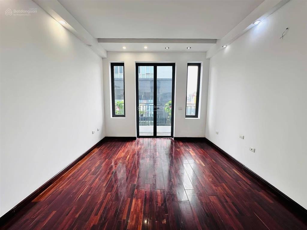 Hoàng hoa thám, 30m oto, ngõ rộng 3m, 2 thoáng, căn góc, dân xây 35m*6t, tặng full nt, ở ngay