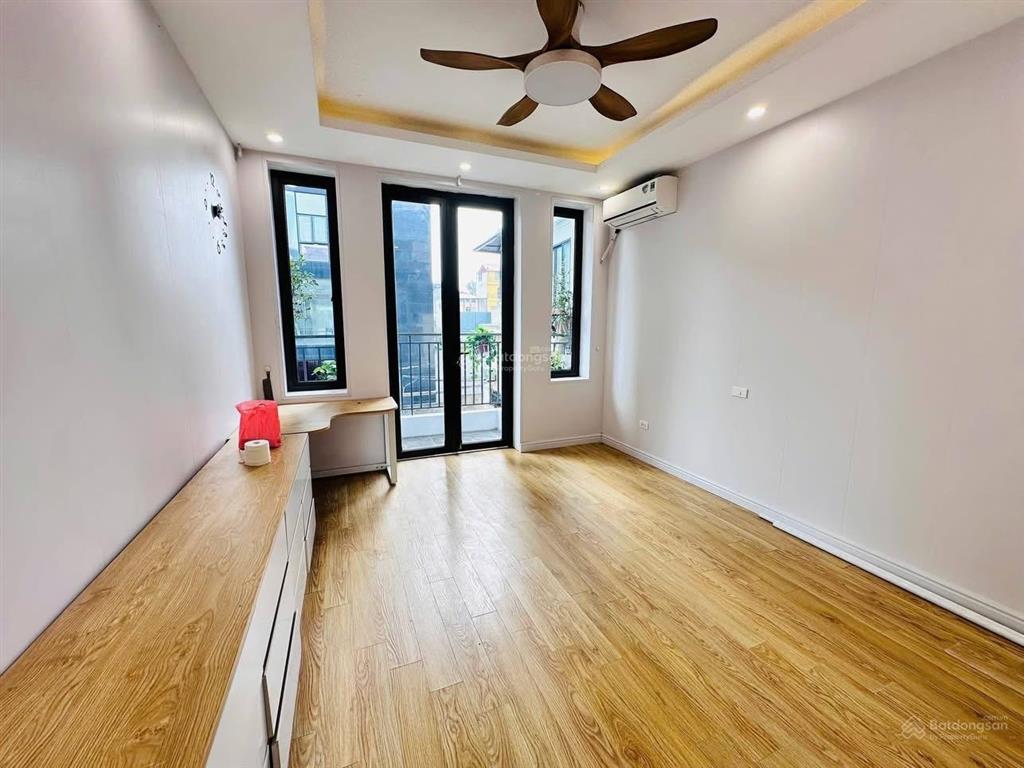 Hoàng hoa thám, 30m oto, ngõ rộng 3m, 2 thoáng, căn góc, dân xây 35m*6t, tặng full nt, ở ngay