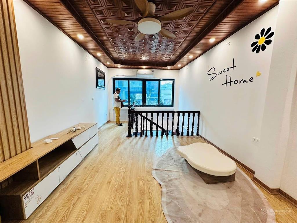 Hoàng hoa thám, 30m oto, ngõ rộng 3m, 2 thoáng, căn góc, dân xây 35m*6t, tặng full nt, ở ngay