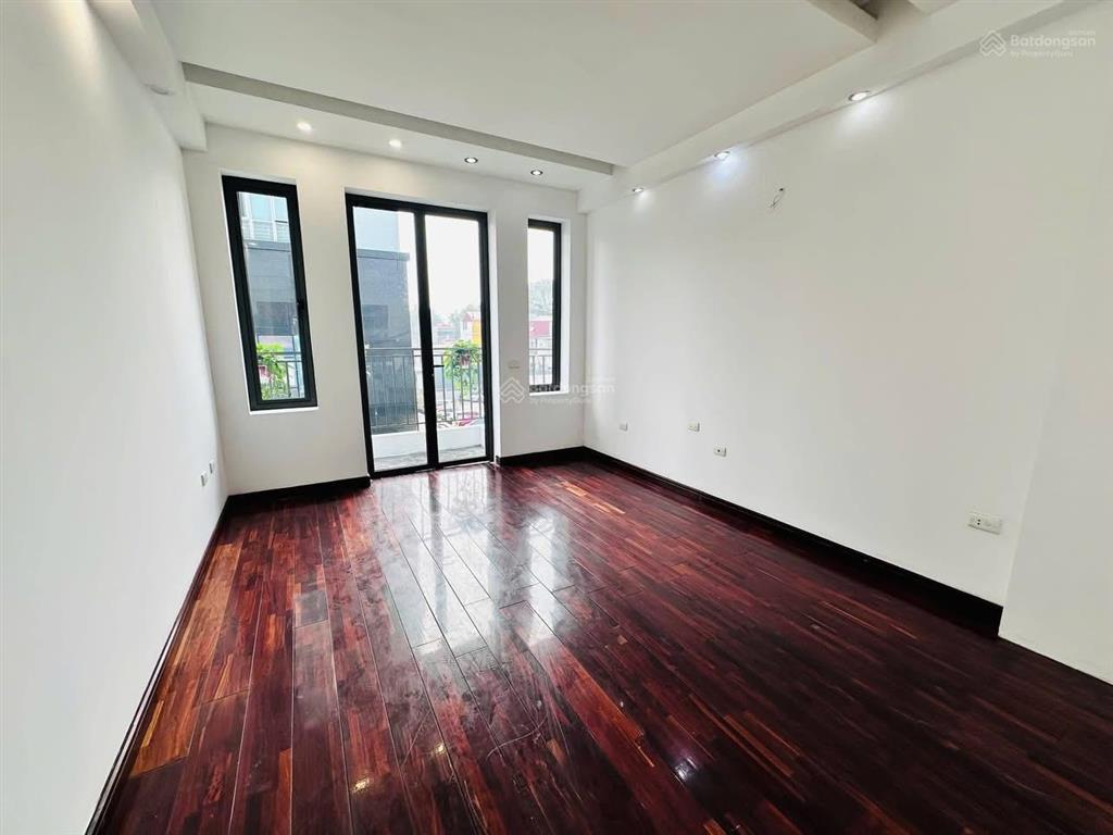 Hoàng hoa thám, 30m oto, ngõ rộng 3m, 2 thoáng, căn góc, dân xây 35m*6t, tặng full nt, ở ngay