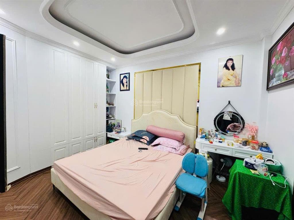 Vip!! nhà phố đội cấn, vf3 đỗ cổng, 30m ra oto tránh, ngõ rộng thoáng, dân xây 48m*5t full nt xịn