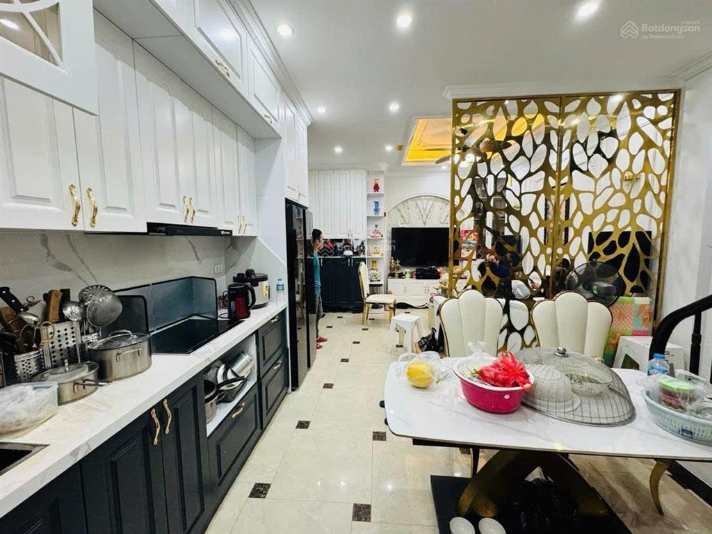 Vip!! nhà phố đội cấn, vf3 đỗ cổng, 30m ra oto tránh, ngõ rộng thoáng, dân xây 48m*5t full nt xịn
