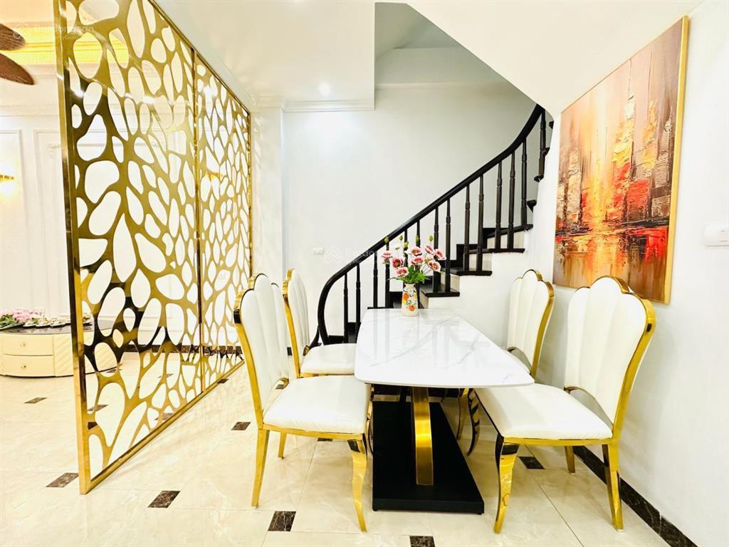 Vip!! nhà phố đội cấn, vf3 đỗ cổng, 30m ra oto tránh, ngõ rộng thoáng, dân xây 48m*5t full nt xịn