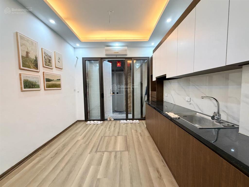 Bán nhà hoàng hoa thám, khu phân lô 10m ra oto, ngõ rộng, dân xây 25m*5t full nội thất xịn, ở ngay
